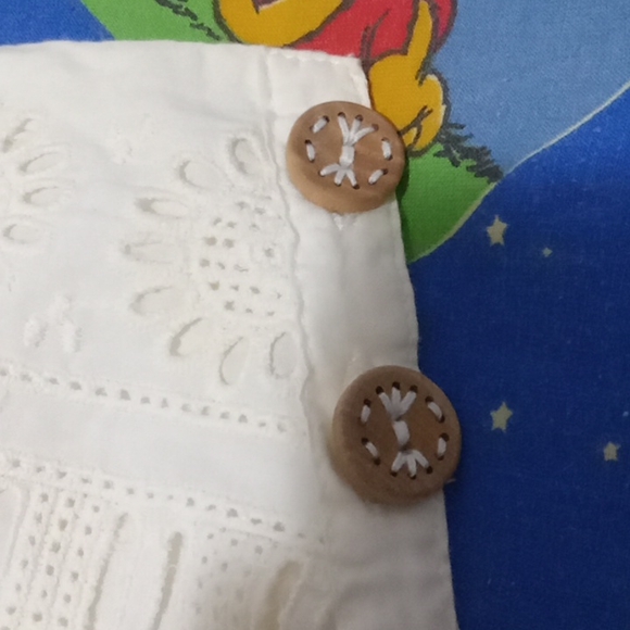 Roxy size 3 Off-White Color Skirt Floral Pattern w/ Wood Buttons - Picture 6 of 8